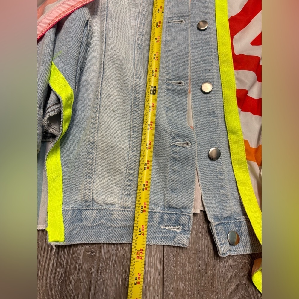 Dqmane Colorful Denim Jacket with Geometric Patterns - Picture 3 of 8